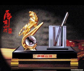 虎啸山河 平阳县秦韵工艺品厂的收藏品批发探秘